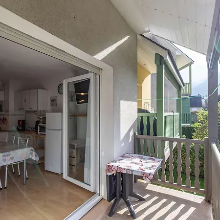 T2 Cabine, 5 Pers, Balcon, Parking, Pres Des Commodites - Fr-1-402-144